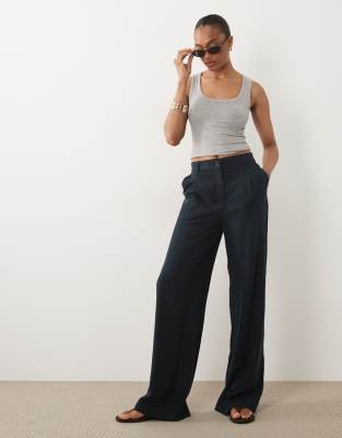 ASOS DESIGN Tall - Hose aus Leinenmix in Marineblau mit weitem Bein und Bundfalten Marineblau 46