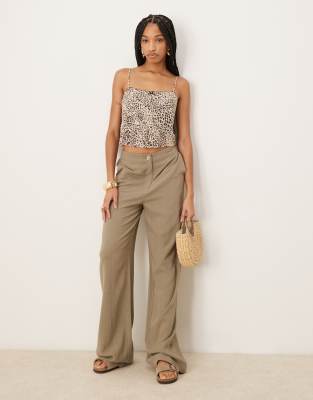 ASOS DESIGN Tall - Hose in Khaki mit Leinenanteil und lockerem, geradem Schnitt-Grün