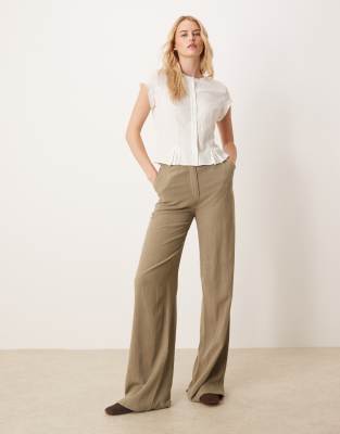 ASOS DESIGN Tall - Hose in Khaki mit Leinenanteil und lockerem, geradem Schnitt-Grün