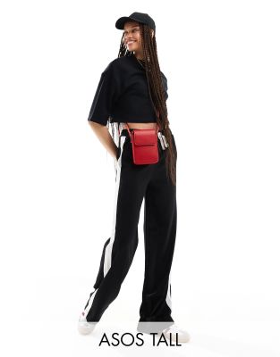 ASOS DESIGN Tall - Hose zum Hineinschlüpfen in Schwarz mit Kontrastbahn-Braun