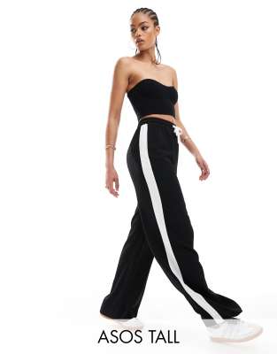 ASOS DESIGN Tall - Hose zum Hineinschlüpfen in Schwarz mit Kontrastbahn