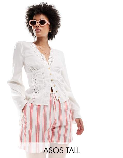 ASOS DESIGN Tall - Hvid top med knapper og blondeindsats - view 1