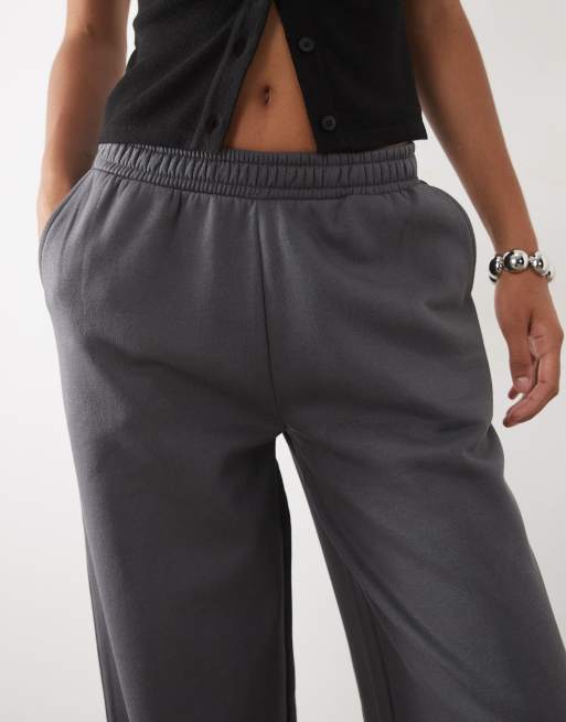 ASOS DESIGN Tall Jogger mit weitem Bein und Brushback in Anthrazit, 2 von 5