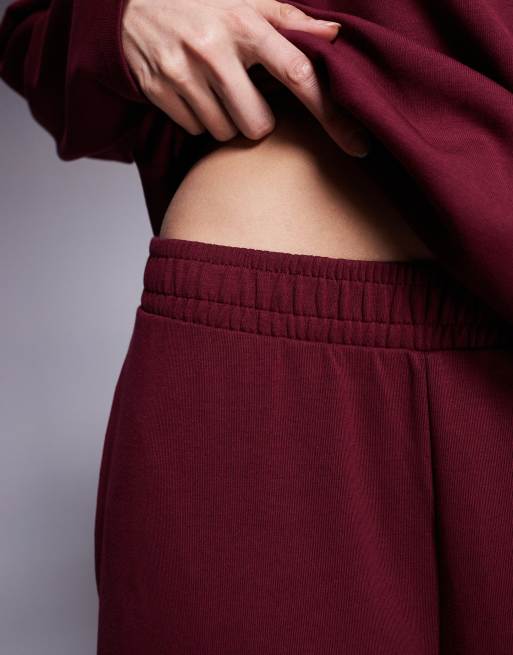 ASOS DESIGN Tall - Joggingbroek met wijde pijpen en interlock-naden in bordeauxrood, 3 van 5