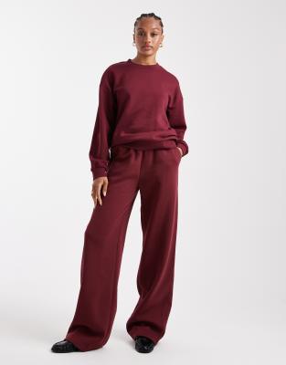 ASOS DESIGN Tall - Jogginghose in Burgunderrot mit weicher Innenseite und weitem Bein