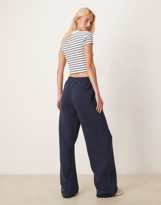 ASOS DESIGN Tall – Jogginghose in Marineblau mit weitem Bein und weicher Innenseite, 3 von 5