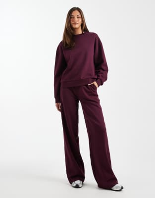 ASOS DESIGN Tall - Jogginghose in Pflaume mit weicher Innenseite und weitem Bein-Lila