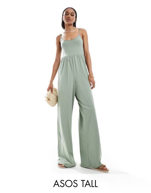 ASOS DESIGN Tall Jumpsuit in Khaki mit U Ausschnitt Riemchentragern und weitem Bein