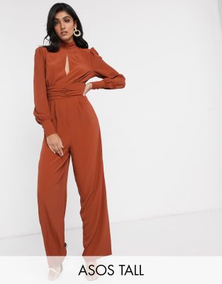 ASOS Design Tall - Jumpsuit mit geraffter Taille und Schlitz vorne-Rot