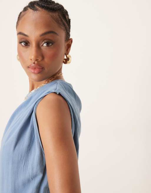 ASOS DESIGN Tall - Jumpsuit van linnenmix met afhangende schouder in vervaagd denim, 3 van 4