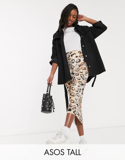 ASOS DESIGN Tall Jupe mi longue en satin coup e en biais