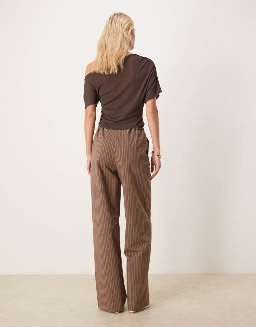 ASOS DESIGN Tall - Kaffebrune skræddersyede afslappede bukser med lige ben og striber, 3 af 5
