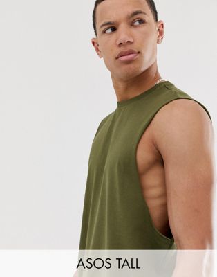 ASOS DESIGN Tall – Khakifärgad ärmlös t-shirt i ekologiskt material med avslappnad passform och lågt skuret ärmhål-Grön