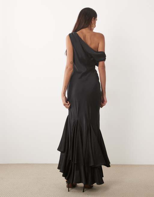 ASOS DESIGN Tall klänning med sänkt axelsöm och asymmetrisk godet-fåll i svart, 4 av 4
