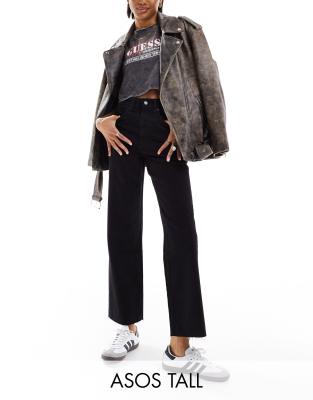 ASOS DESIGN Tall - Knöchellange, gerade geschnittene Jeans in Schwarz