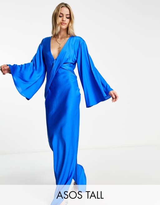 ASOS DESIGN Tall – Kobaltowa satynowa sukienka maxi z nietoperzowymi rękawami i drapowaną górą