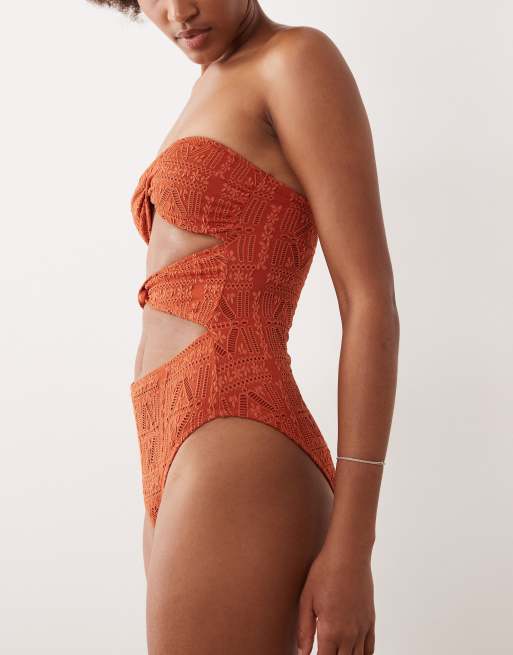 ASOS DESIGN Tall - Kyle Brooke - Rustrød bandeau-badedragt med snoet front og broderinger, 4 af 4