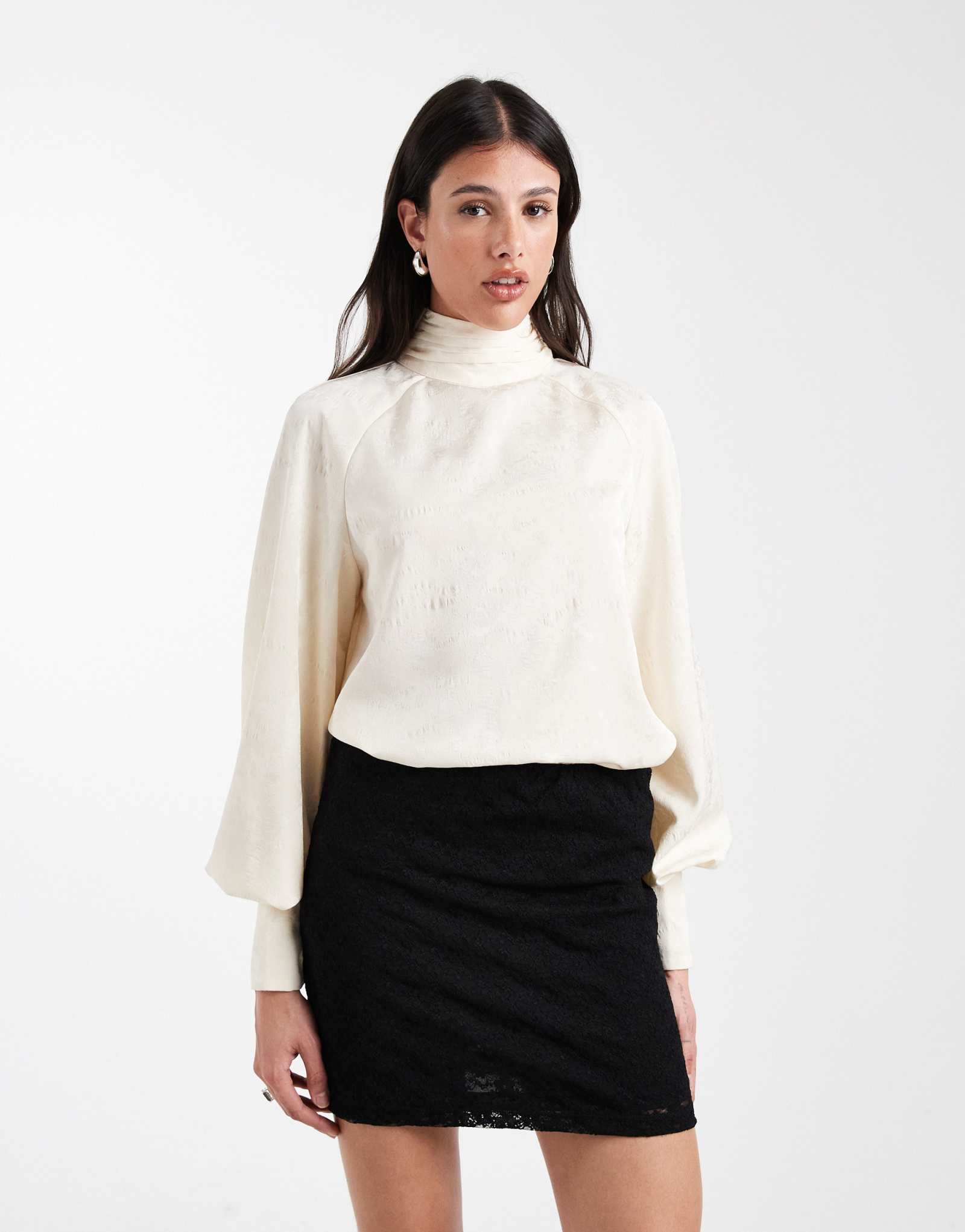 Высокая кружевная мини-юбка ASOS DESIGN черного цвета