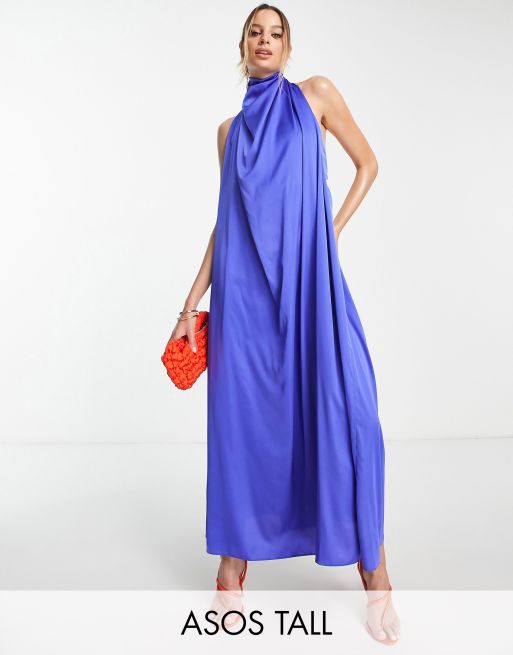 ASOS DESIGN Tall – Langes, drapiertes Neckholder-Kleid aus Satin in Blau