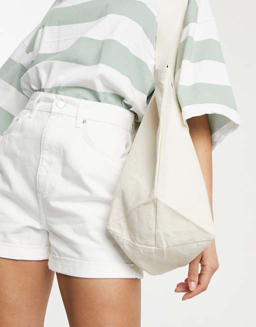 ASOS DESIGN Tall – Legere Mom-Shorts aus Denim in Weiß mit hohem Bund, 3 von 4