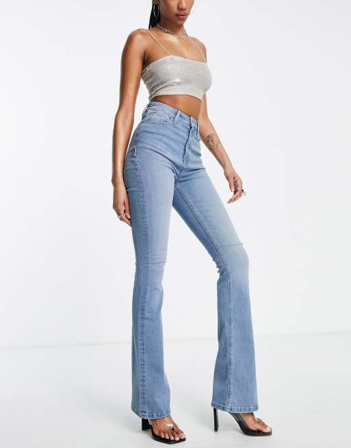 ASOS DESIGN Tall – Lift and Contour – Ausgestellte Stretch-Jeans mit hohem Bund in Mittelblau, 4 von 4