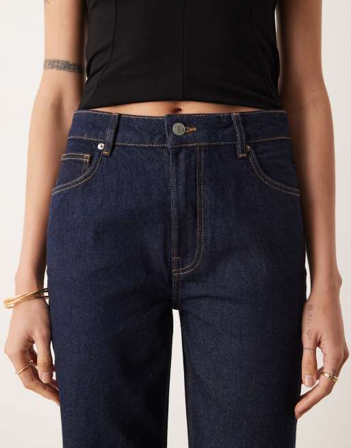 ASOS DESIGN Tall – Locker geschnittene, ausgestellte Jeans in Rinse-Waschung, 4 von 5
