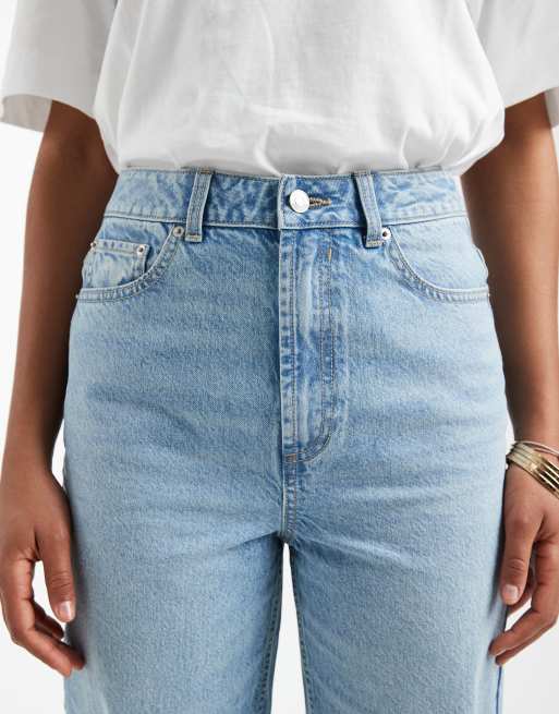 ASOS DESIGN Tall – Locker geschnittene Mom-Jeans in Mittelblau mit hohem Bund, 5 von 5