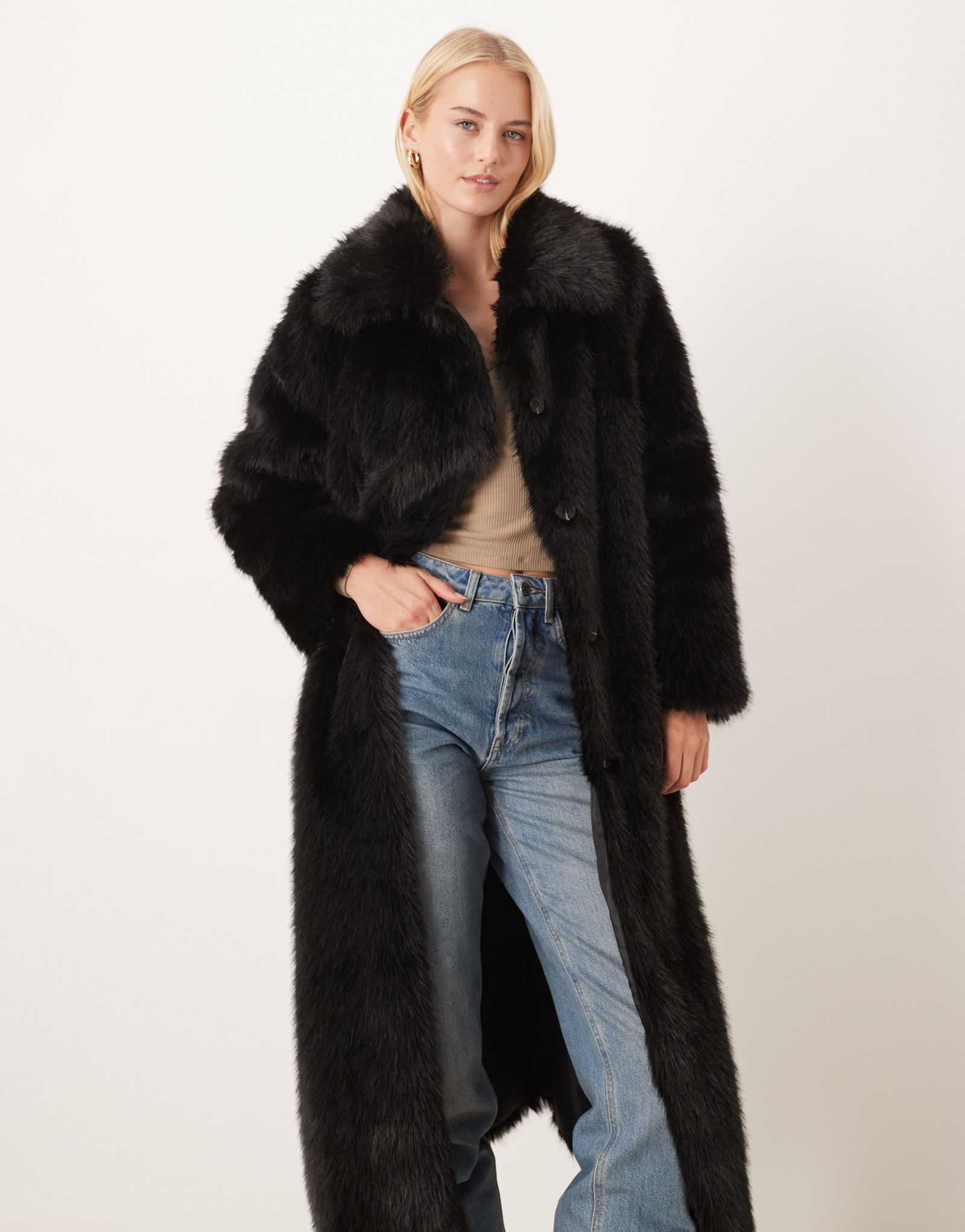 Дизайнерское длинное автомобильное пальто из искусственного меха ASOS DESIGN черного цвета