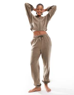 ASOS Tall ASOS DESIGN Tall lounge mix & match fleece jogger in brown