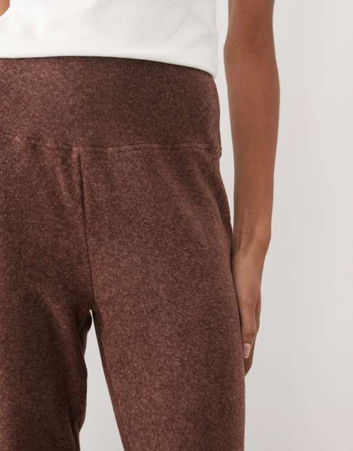 ASOS DESIGN Tall lounge mix & match let fleece-leggings i chokolade, 2 af 5