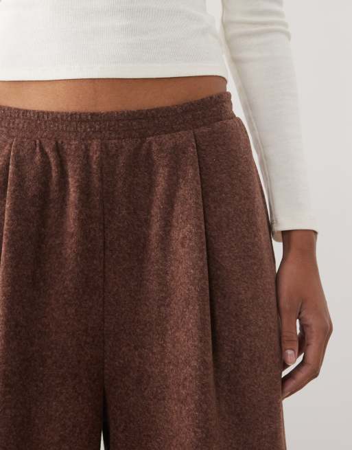 ASOS DESIGN Tall lounge mix & match lichte fleece balloon jogger in donkerbruin, 4 van 5