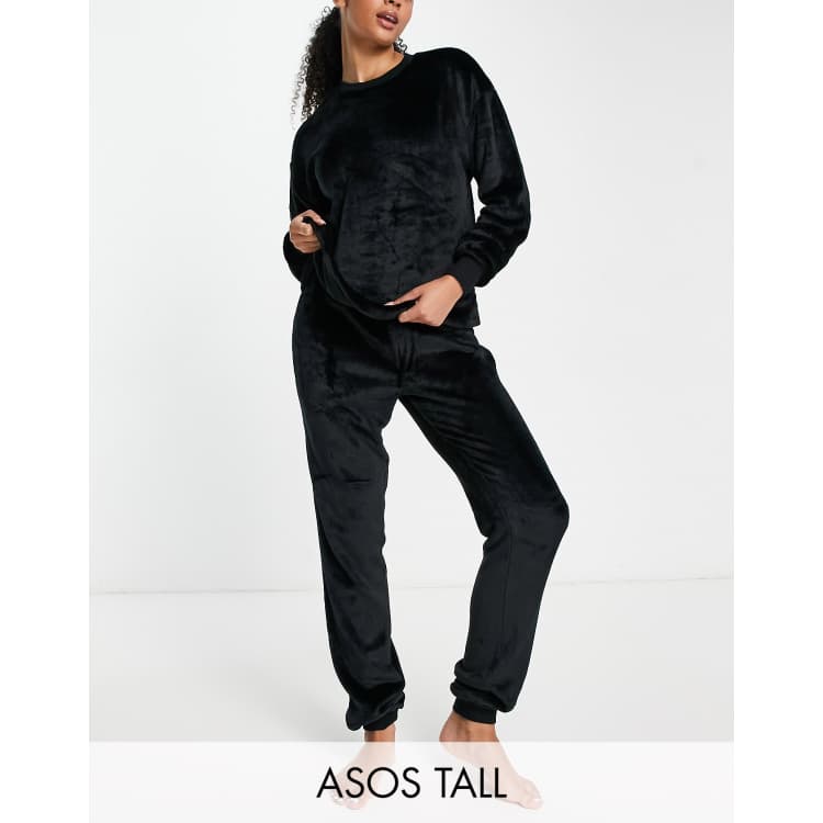 ASOS DESIGN Tall lounge super soft fleece sweat & sweatpants set in black