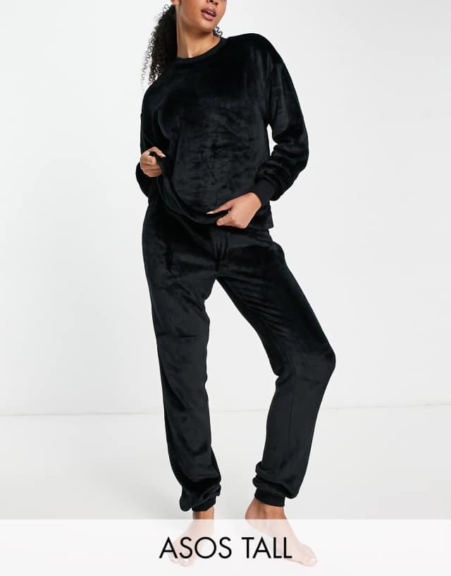 ASOS DESIGN Tall lounge super soft fleece sweat & sweatpants set in black