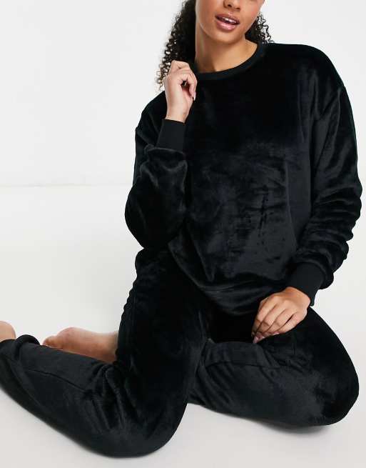 ASOS DESIGN Tall lounge super soft fleece sweat & sweatpants set in black