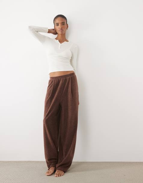ASOS DESIGN Tall Loungewear Mix & Match leichter Fleece-Balloon-Jogger in Schokobraun - view 1