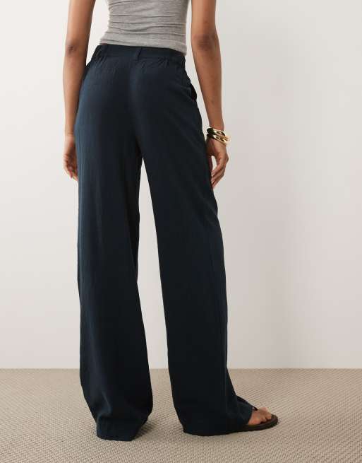 ASOS DESIGN Tall - Marineblå bukser i hørblandingsmateriale med vide ben og plisseringer, 4 af 5