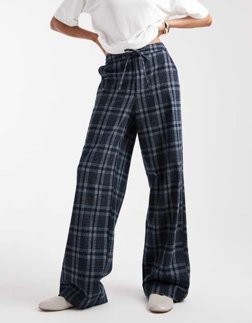 ASOS DESIGN Tall - Marineblå og ternede bukser med vide ben og bindebånd i taljen i børstet materiale, 3 af 5