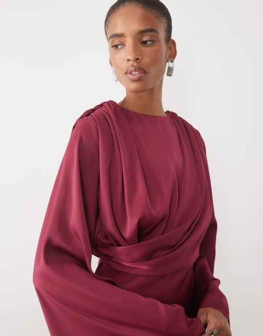 ASOS DESIGN Tall Maxikleid mit Drapierung, ausgestellten Ärmeln und dezenter Passform in Himbeere, 2 von 4