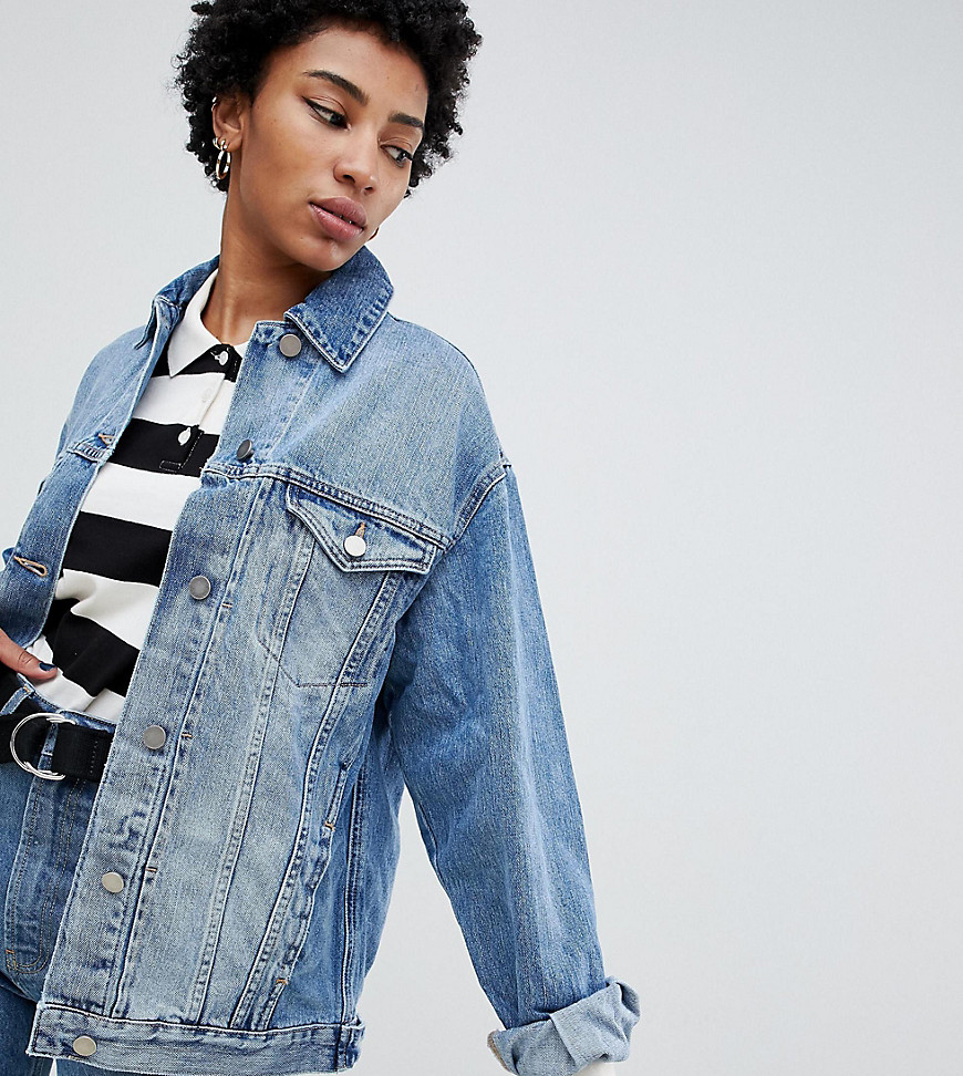 ASOS DESIGN – Tall – Mellanblå jeansjacka i girlfriend-passform