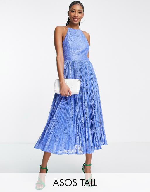 ASOS DESIGN Tall - Midi-galajurk in overgooiermodel met geplooid kant in  blauw | ASOS