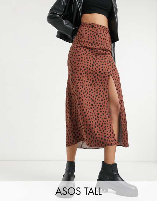 Redenaar herberg exotisch ASOS DESIGN Tall - Midi rok met split in bruin met zwarte print | ASOS