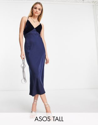 ASOS DESIGN Tall - Midi-Slipkleid aus Satin mit samtener Brustpartie in Marineblau