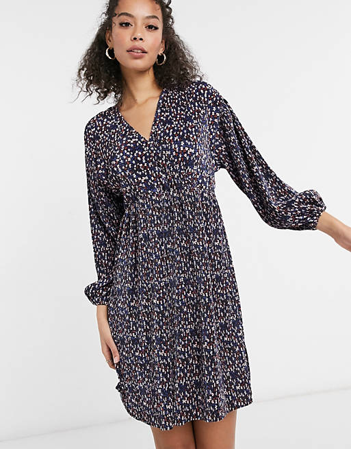  Tall mini plisse long sleeve v neck dress in navy ditsy floral 