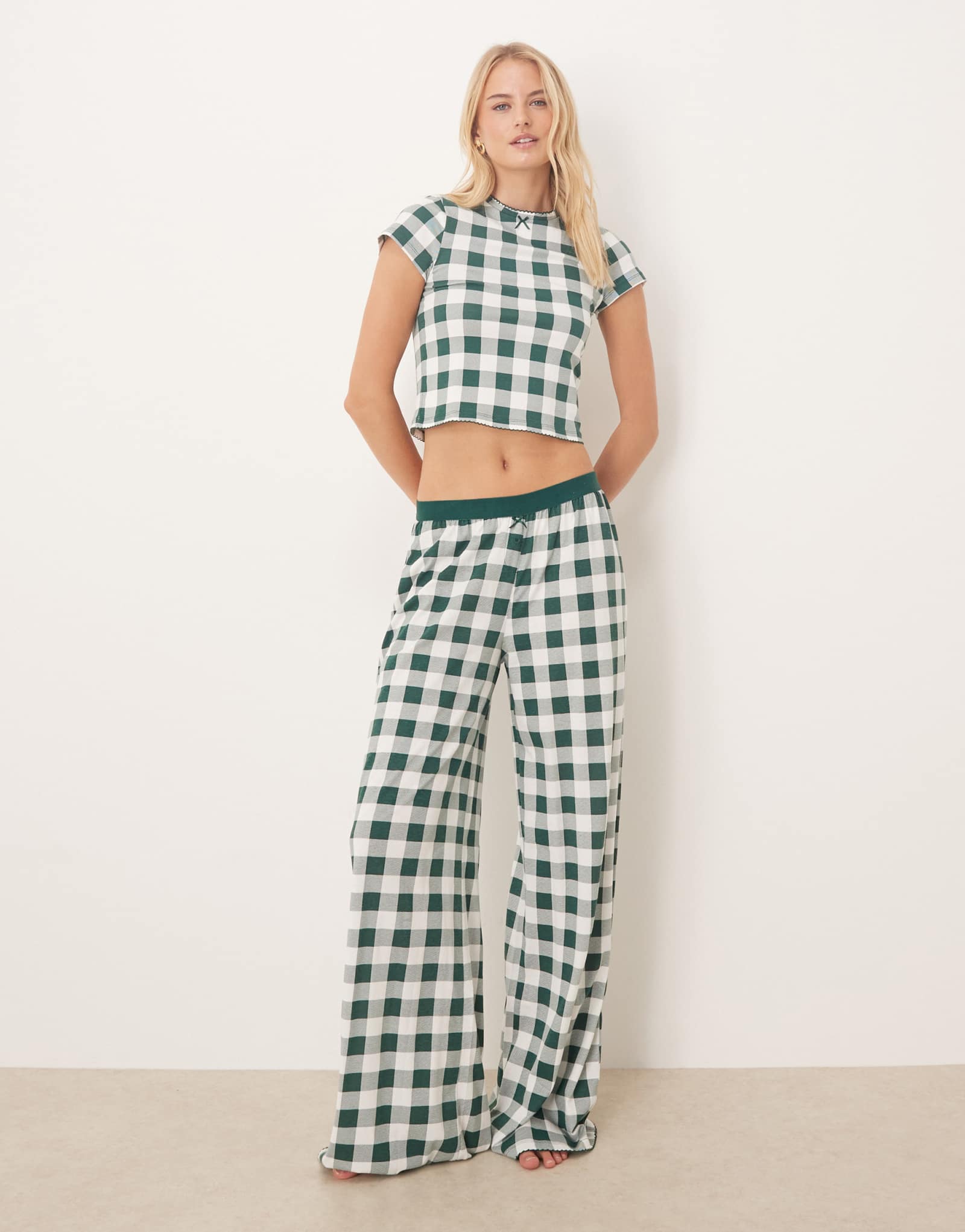 Пижамные брюки ASOS DESIGN Tall с бархатным поясом и принтом в зеленую клетку