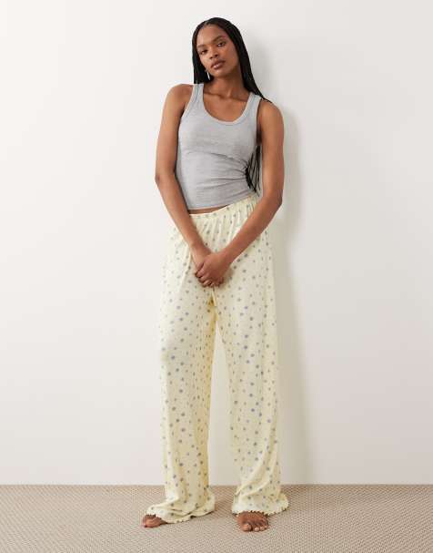 ASOS DESIGN Tall - Mix og match - Lysegule og blå pyjamasbukser i pointelle-stof med småblomstret print - view 1