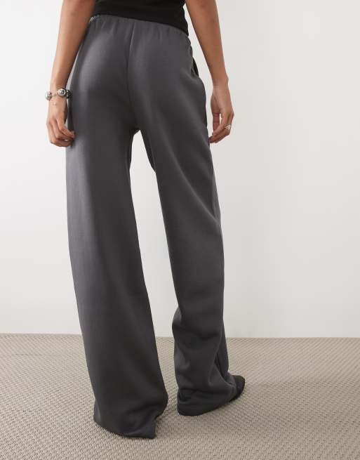 ASOS DESIGN Tall mjukisbyxor med vida ben i borstad kvalitet i kolgrått, 5 av 5