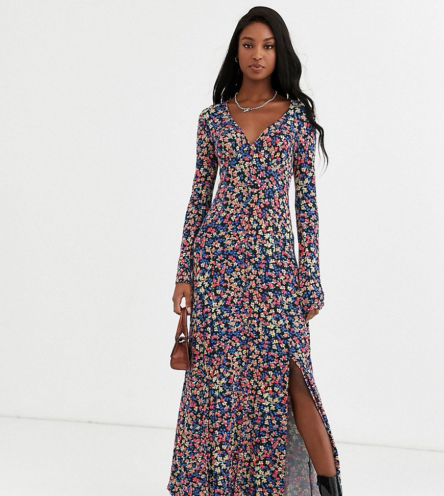 ASOS DESIGN Tall – Mönstrad tea-klänning i maximodell med lång ärm och knappar-Flerfärgad