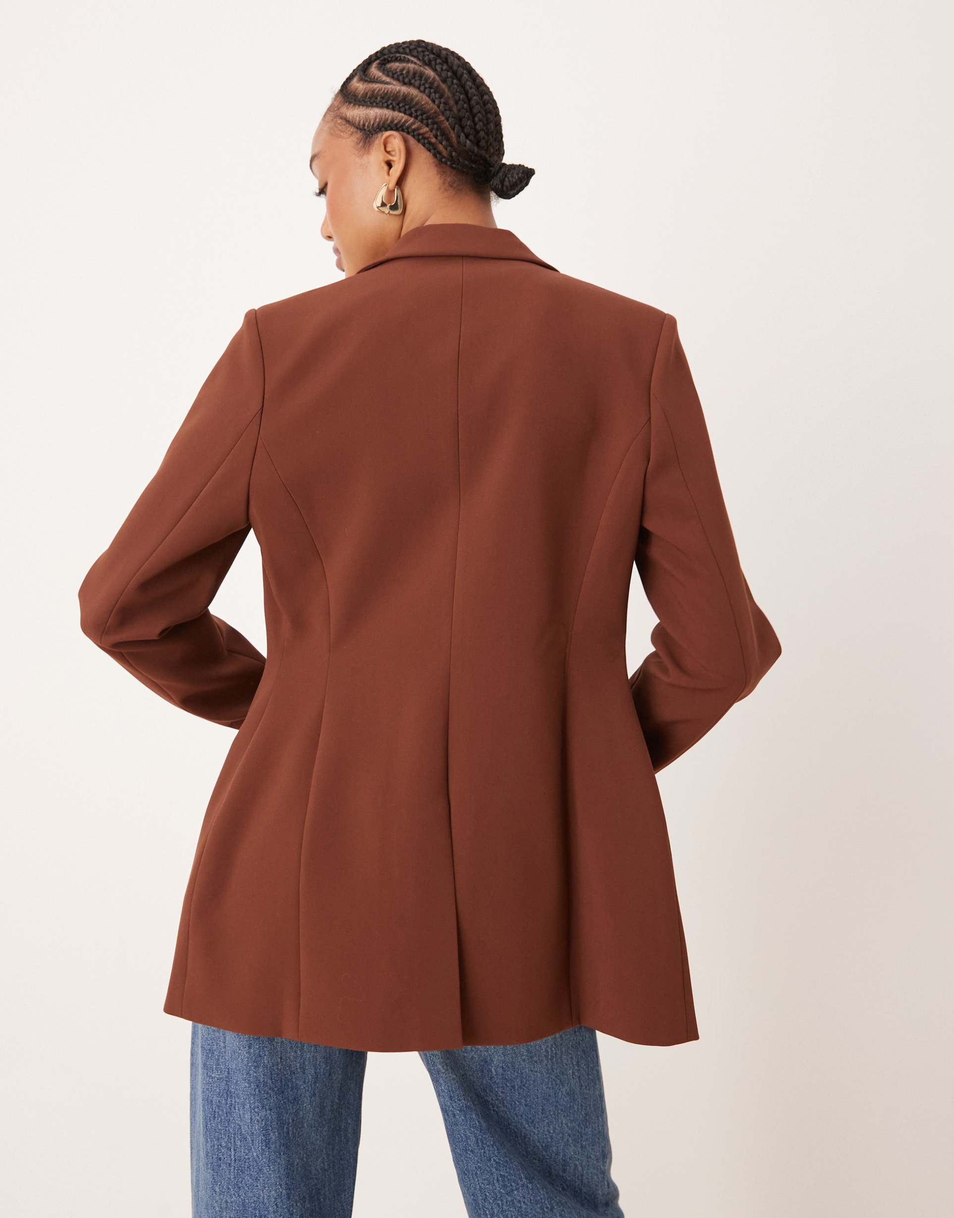ASOS DESIGN Tall moulded hip blazer in chocolate