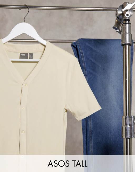 ASOS DESIGN – Tall – Muskel-Baseball-T-Shirt aus Jersey in Beige