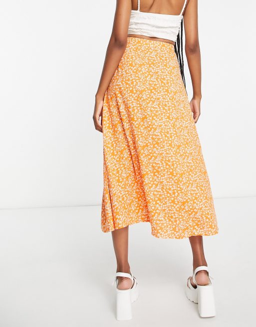 ASOS DESIGN Tall - Orange midinederdel med lomme og knapper i småblomstret print, 2 af 4